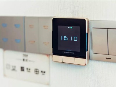 智能控制面板膠粘接案例，聚力23年廠家生產(chǎn)研發(fā)電子密封膠