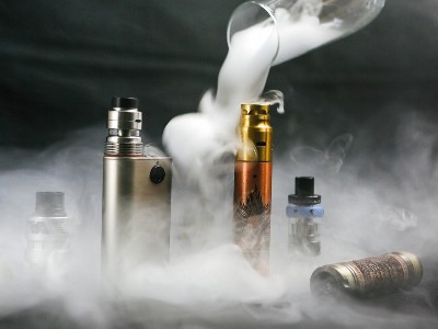 電子煙UV無影膠水案例，聚力膠水粘接強度好無痕跡粘電器好選擇
