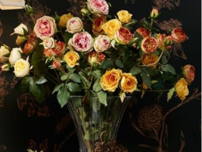 每一個好看的花瓶都會配上無氣味透明膠水！