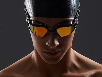 泳鏡制造環(huán)節(jié)不可少的強(qiáng)力粘硅膠膠水！聚力致力為產(chǎn)品提升品質(zhì)