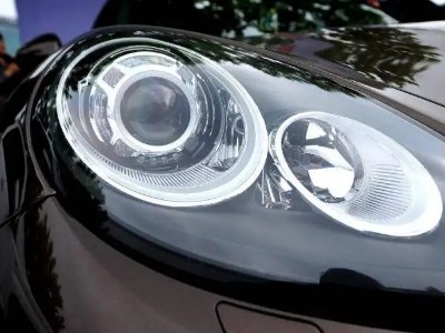 您知道豪車車燈用的是什么密封電子硅膠嗎？東莞聚力替您的愛車護航